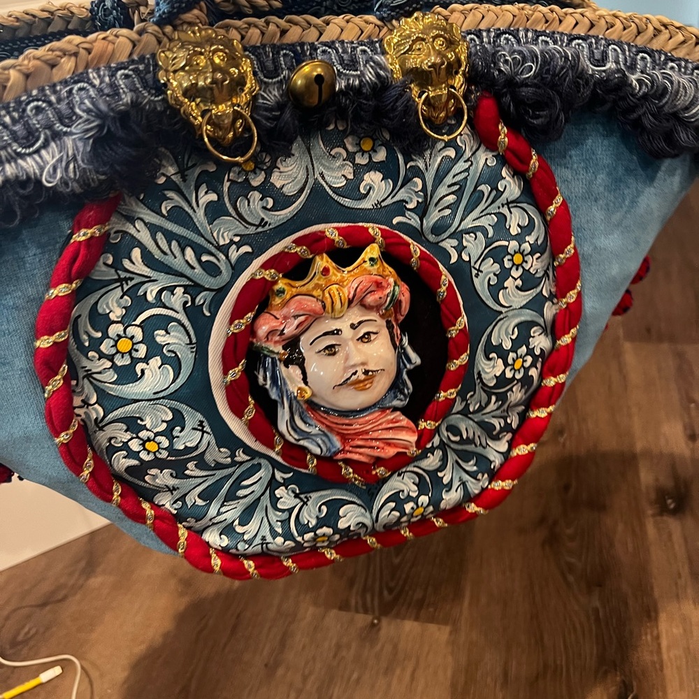 Amazing unique eastern looking lovely colored great size bag 💖